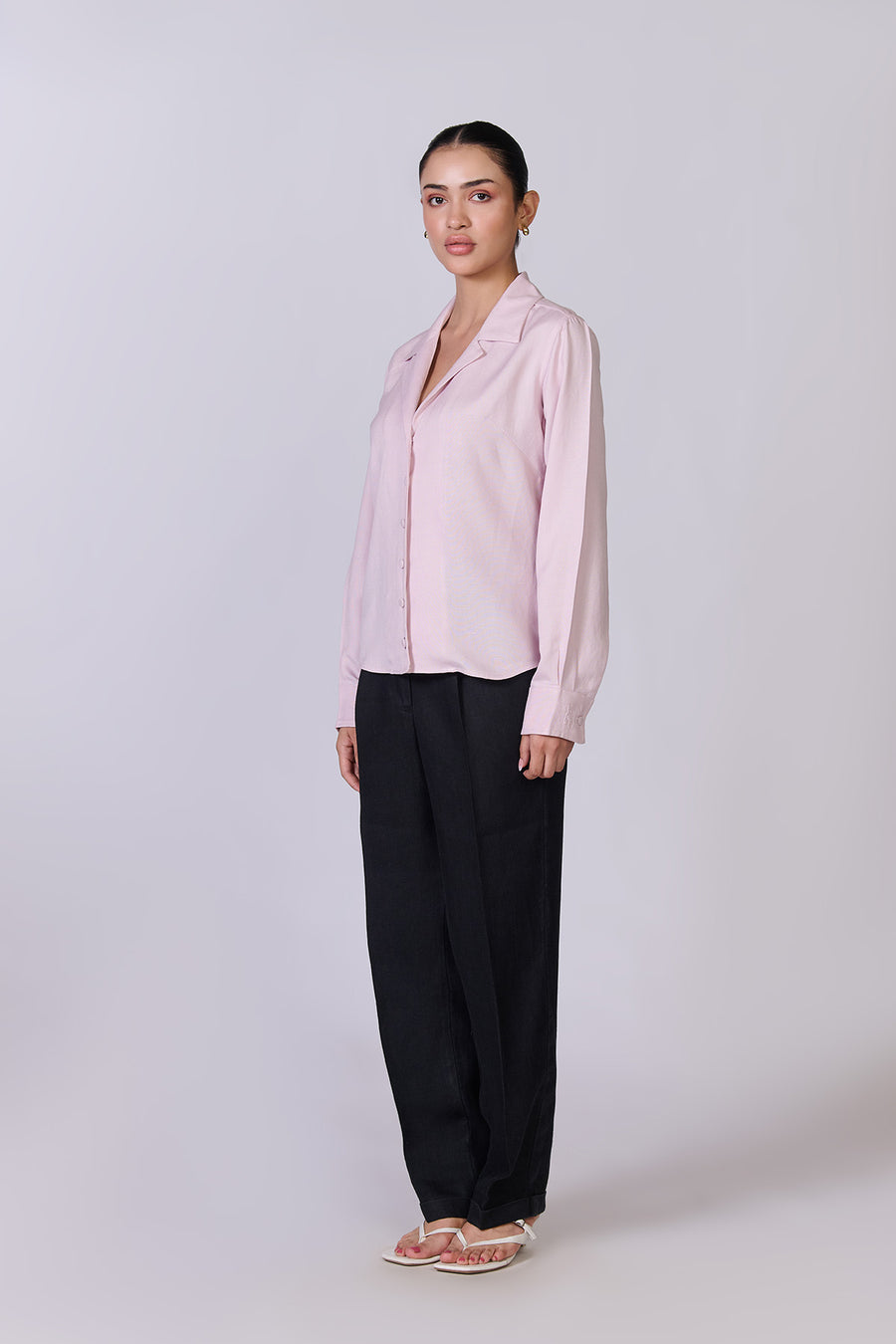 Monture Herringbone Italian Linen Trousers for women in black — image 2