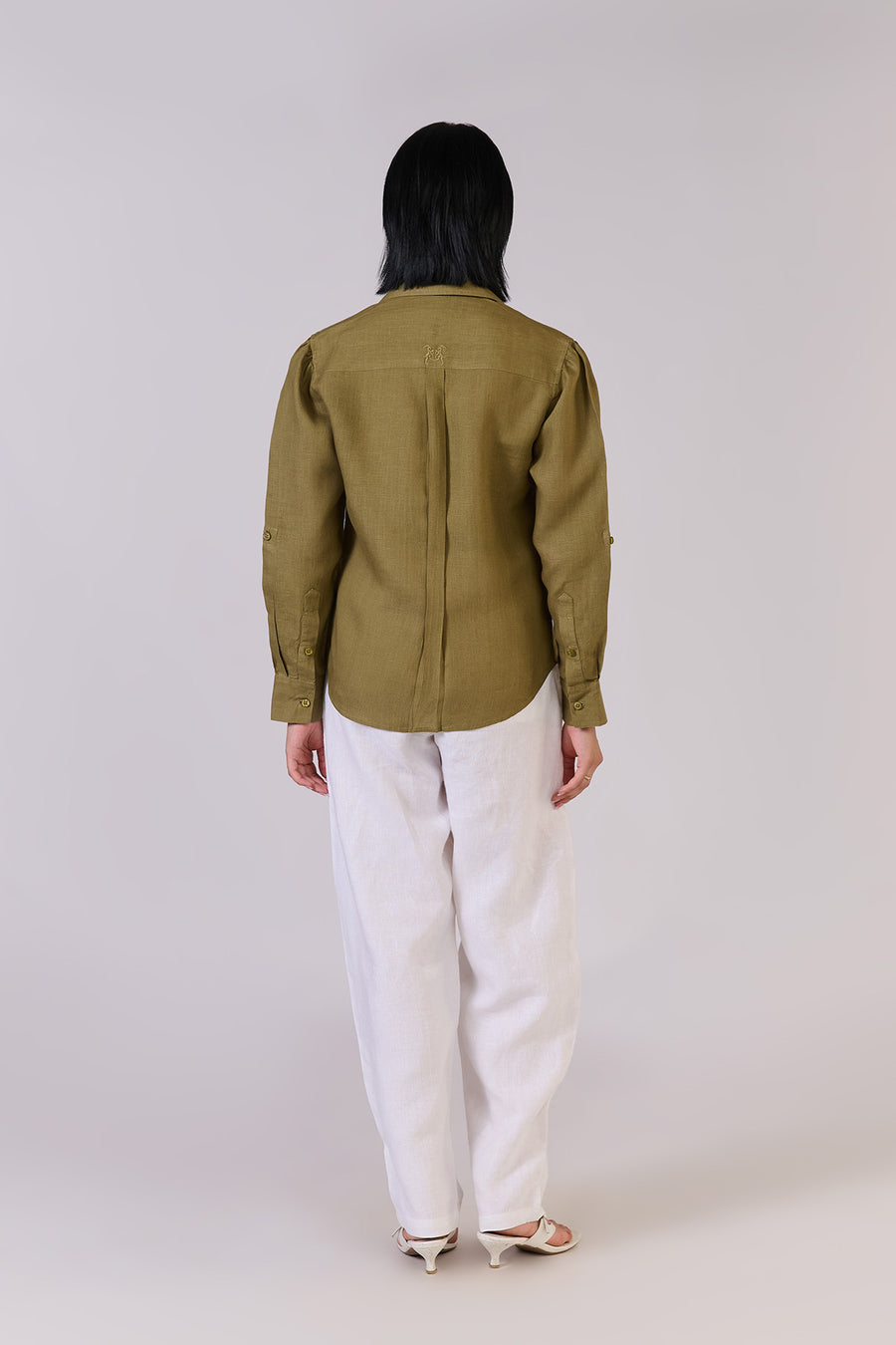 Monture Riviera Linen Shirt for women in heritage olive — image 3